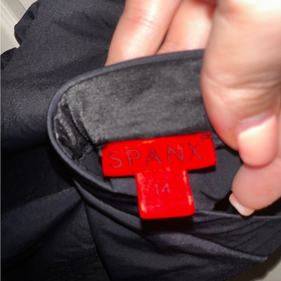 SPANX Black crisscross halter tankini swim top 14 beach summer vacation - Picture 7 of 7
